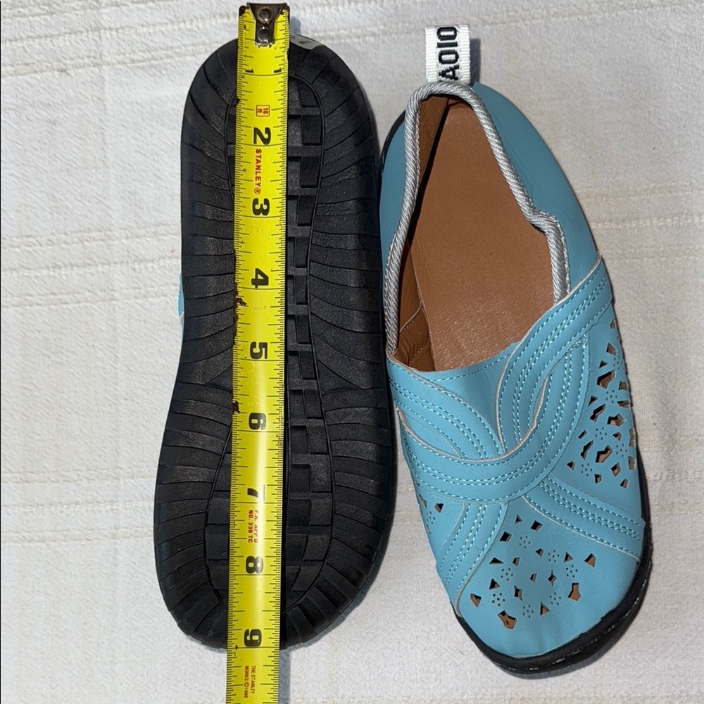 J’ADIOR Christian Dior leather cut out slip on flats. EUC - Picture 3 of 6